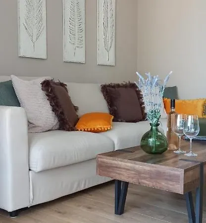 アパート & カンヌ